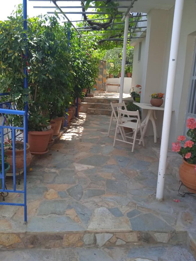 To Limanaki Apartment Finikounta Exterior photo